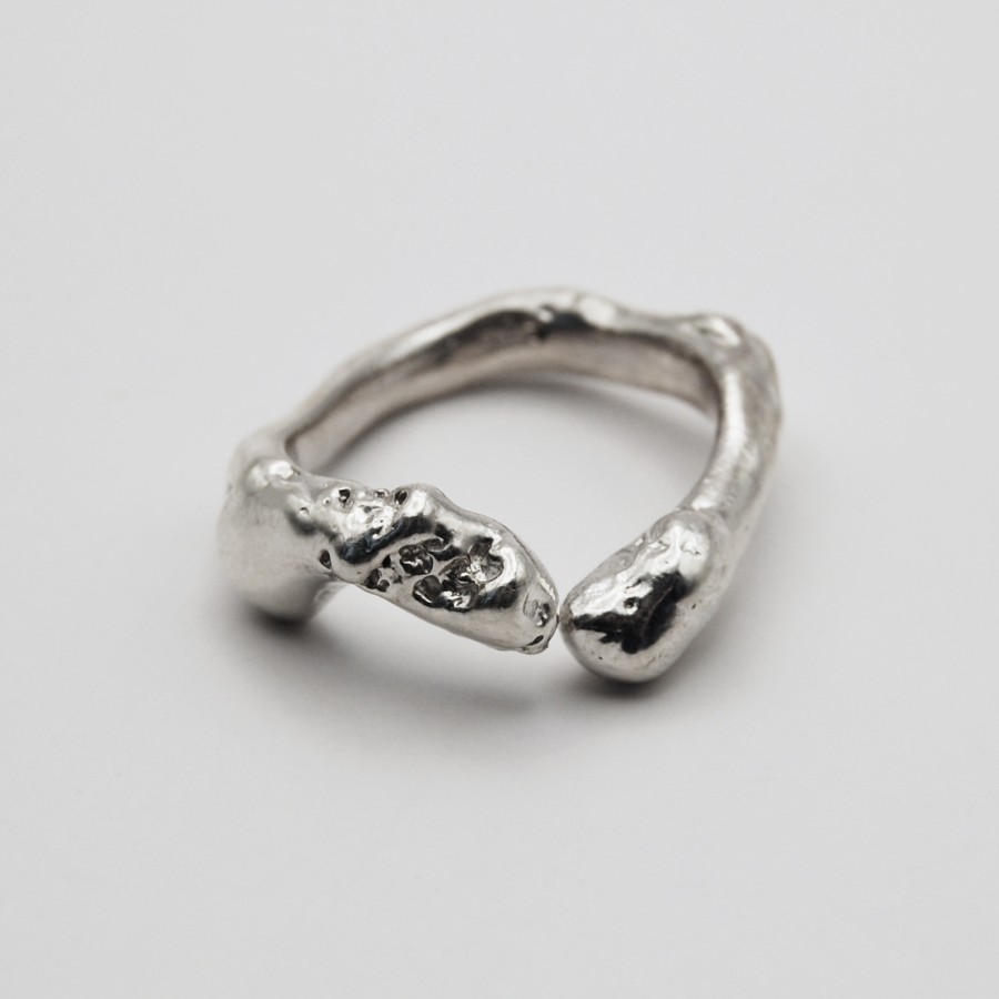 Twin ring