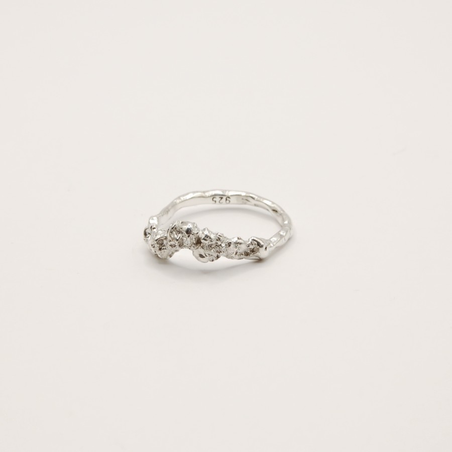 Crawling beast silver ring 