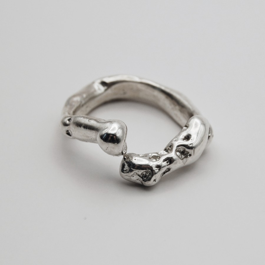 Twin ring